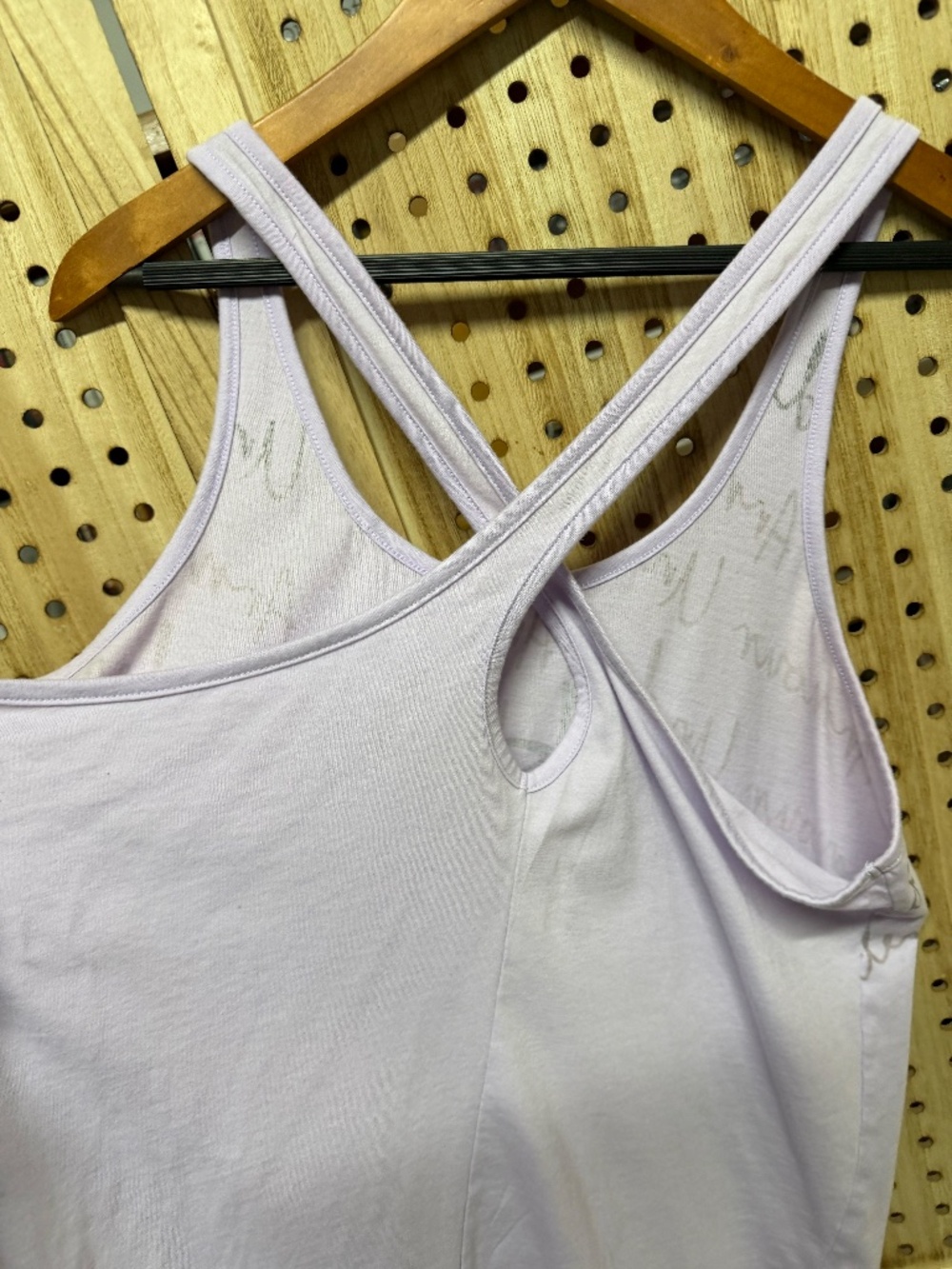 Under Armour Lavender Cross Back Tank Top Women’s Large Athletic Gym Cute - Picture 3 of 5